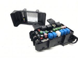 2006-2010 Hyundai Sonata Fuse Box (Used OEM)