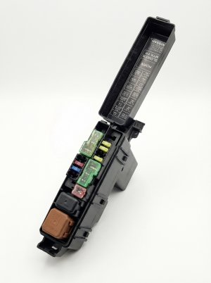 2004-2010 Nissan Quest Engine Fuse Box (Used OEM)