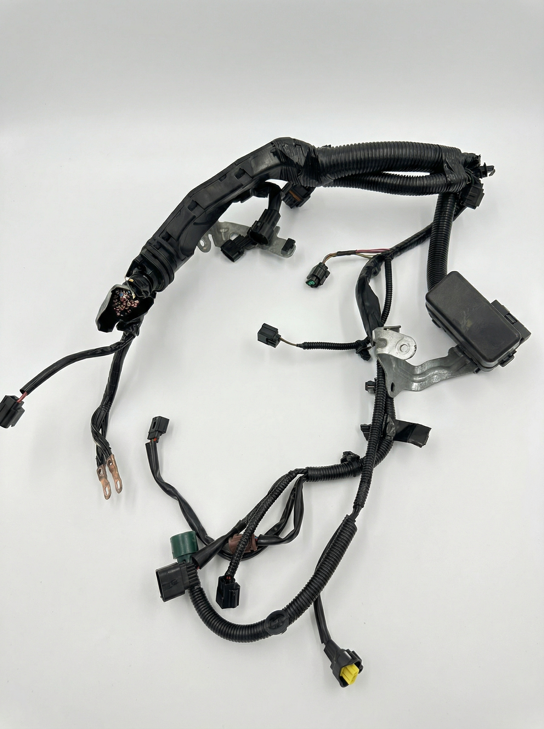 2005-2006 INFINITI G35 Fuse Box (Used OEM)