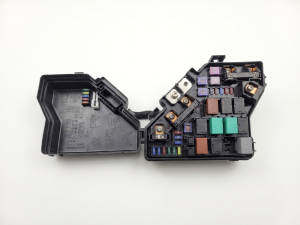 2009-2011 Honda Civic Engine Compartment Hybrid Fuse Box (Used OEM)