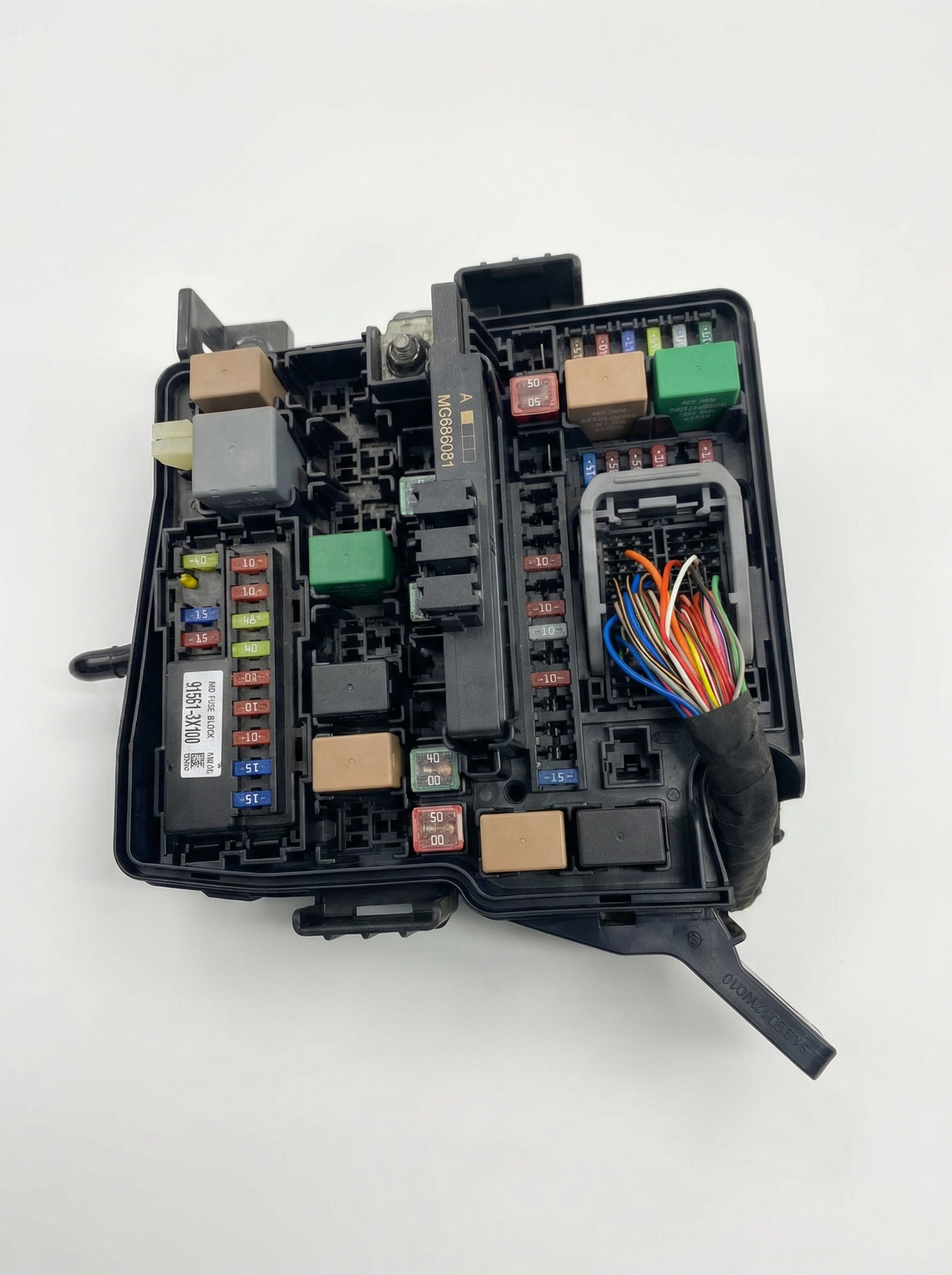 2014-2015 Kia Sorento Engine Fuse Box (Used OEM)