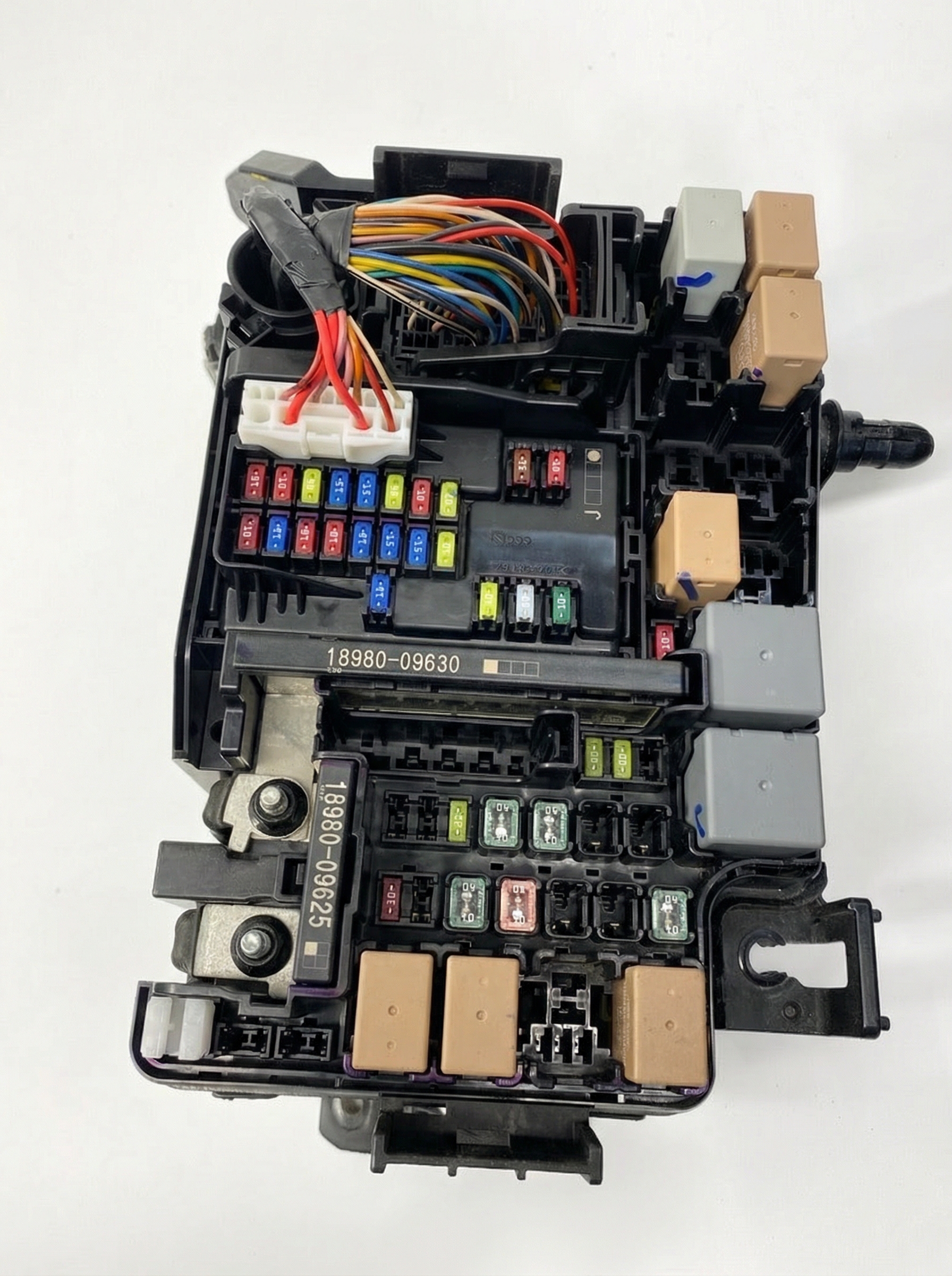 2018 Hyundai Elantra Engine Fuse Box (Used OEM)