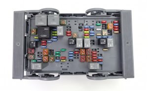 2010-2013 Chevrolet Silverado 1500 Fuse Box (Used OEM)