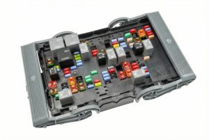 2009-2013 Chevrolet Tahoe Engine Fuse Box (Used OEM)