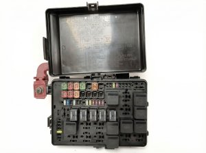 2011 Chrysler 300 Engine Compartment Fuse Box (Used OEM)