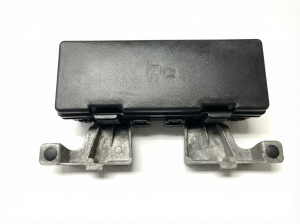 2010 Lincoln Mark LT Engine Fuse Box (Used OEM)