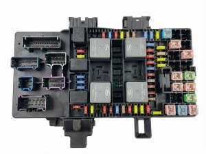 2006 Ford F-150 Engine Fuse Box (Used OEM)