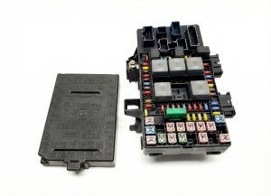 2005-2006 Ford F-150 Interior Fuse Box (Used OEM)