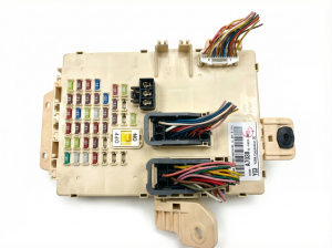 2014-2016 Kia Forte Koup Underdash Fuse Box Assembly (Used OEM)