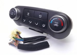 2014-2015 Hyundai Tucson Black Manual Temperature Control Module (Used OEM)