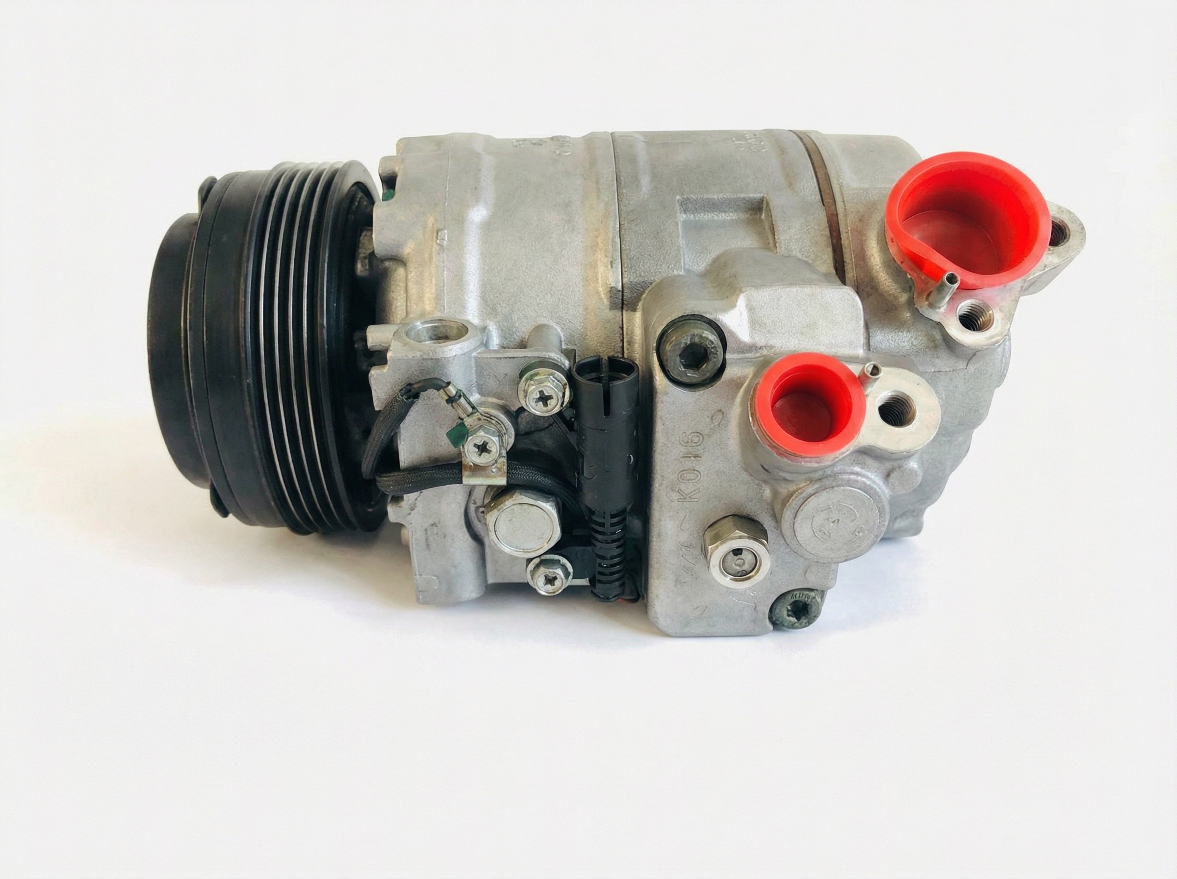 1998-2000 BMW 528i A/C Compressor with 5-Groove Pulley (Used OEM)