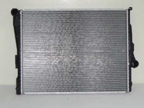 Radiator Assembly for 1999 - 2006 BMW 325i (E46 Body Code; Manual Transmission),  17119071518, Replacement