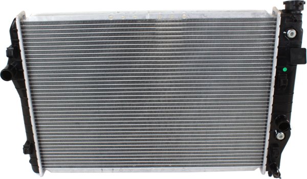 Radiator for Chevrolet Camaro 8 Cylinder, Suitable for 1998-1999 Models, Replacement