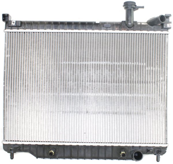 Radiator for Chevrolet Trailblazer 2003-2009, 8 Cylinder, Replacement