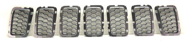 2017 - 2022 Jeep Grand Cherokee Grille Assembly