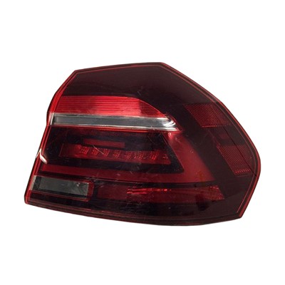 2017 - 2019 Volkswagen Passat Tail Light - Right (Passenger)