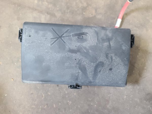 OEM Underhood Engine Fuse Box Assembly for 2013, 2014 Chevrolet Cruze