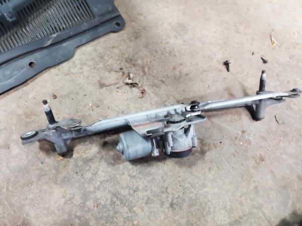 2008, 2009, 2010, 2011, 2012 Ford Taurus Windshield Wiper Motor without Rain Sensor - Front (OEM)