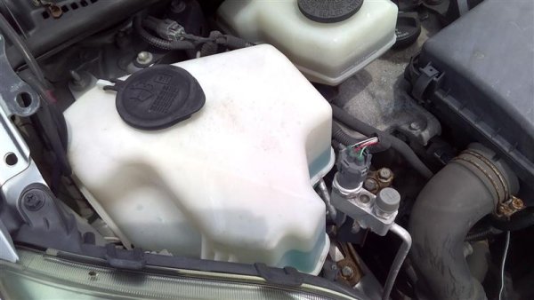 2004, 2005, 2006, 2007, 2008, 2009 Toyota Prius Washer Fluid Reservoir Assembly with Pump - Rear (OEM)