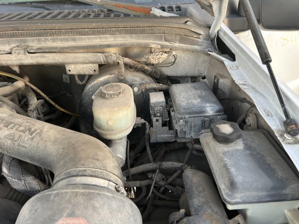 2000, 2001 Ford Excursion Engine Fuse Box (OEM)