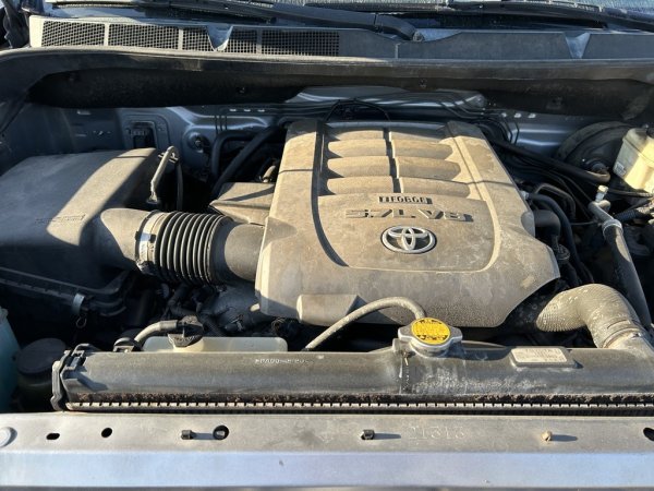2010, 2011, 2012, 2013, 2014, 2015, 2016, 2017 Chevrolet Equinox Engine Cover (OEM)