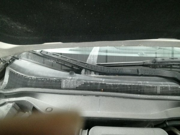 2010, 2011, 2012, 2013, 2014, 2015, 2016, 2017 Chevrolet Equinox Front Windshield Wiper Arm - Right (Passenger) (OEM)