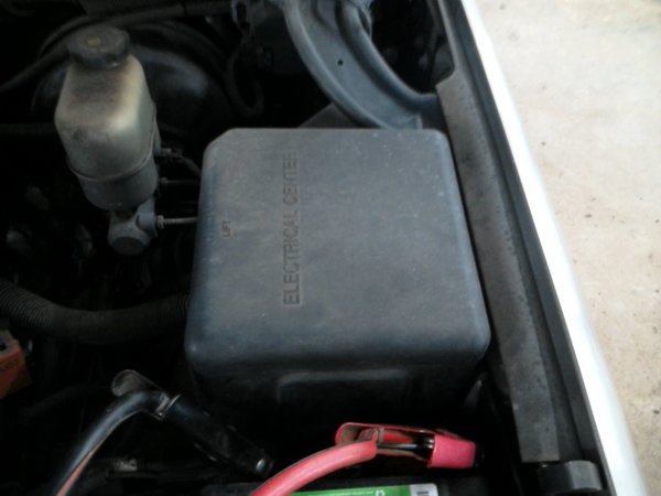 OEM Engine Compartment Fuse Box for 2000, 2001, 2002 Cadillac, Chevrolet, & GMC