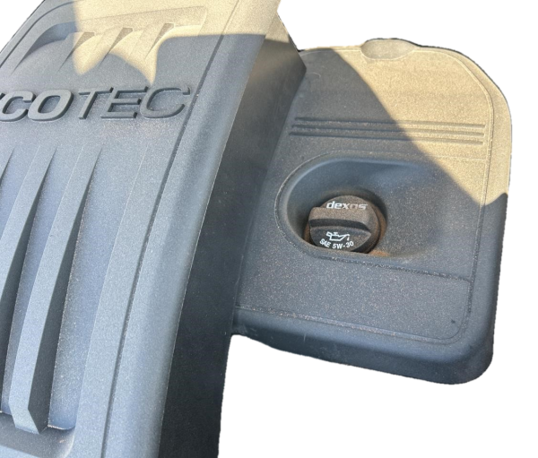 2010, 2011, 2012, 2013, 2014, 2015, 2016, 2017 Chevrolet Equinox 2.4L Engine Cover (OEM)