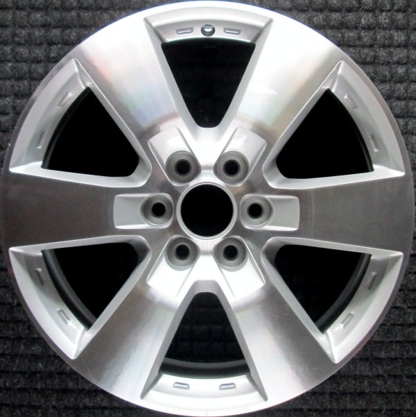 2009, 2010, 2011, 2012, 2013, 2014, 2015 Chevrolet Traverse Machined w/ Silver Pockets Alloy Wheel (OEM)