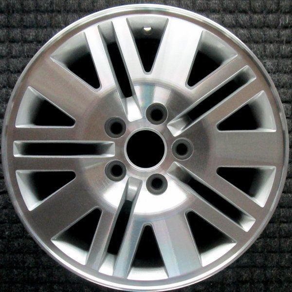 2005, 2006, 2007 Ford Escape Machined w/ Silver Pockets Alloy Wheel (OEM)