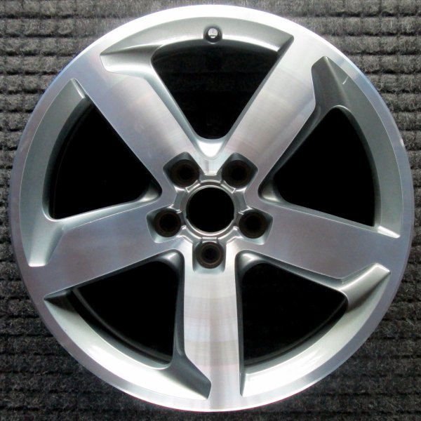 OEM Machined w/ Charcoal Pockets Alloy Wheel for 2015, 2016 Audi Q3