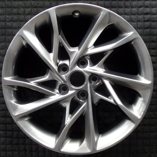 OEM Silver 18x8 Alloy Wheel for 2022, 2023, 2024 Genesis G70