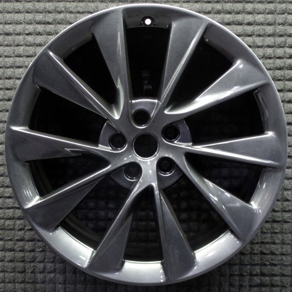 OEM Charcoal Alloy Wheel for 2021 Tesla S