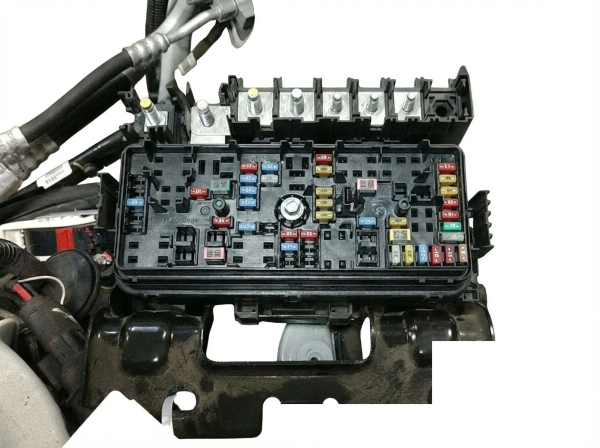 OEM Underhood Fuse Box Assembly for 2020 Cadillac CT5