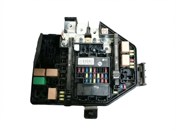 2018, 2019, 2020, 2021 Kia Stinger Engine Bay Fuse Box (OEM)