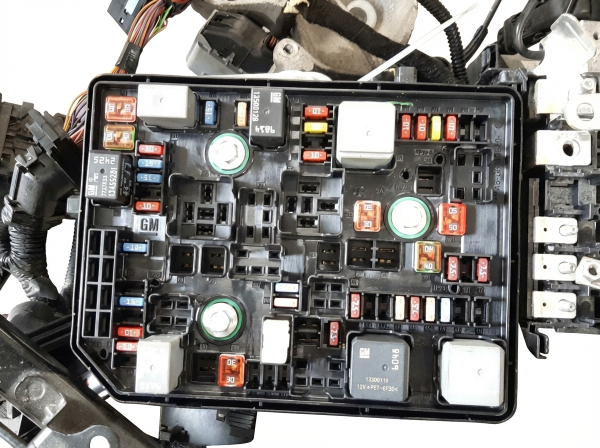OEM Underhood Fuse Box Assembly for 2016, 2017, 2018, 2019 Chevrolet Cruze