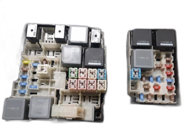 OEM Underhood Engine Fuse Box Assembly for 2017, 2018 Ford Focus