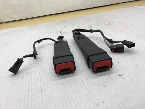 2018, 2019, 2020, 2021, 2022 Lincoln Navigator Black Illuminated Seat Belt Buckle Set - Front, Left (Driver) (OEM)