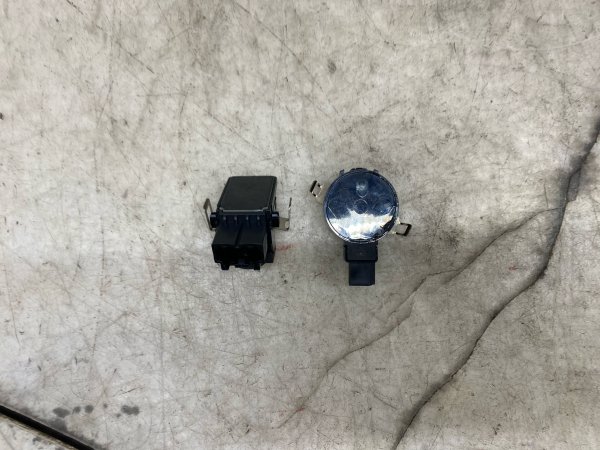 2022, 2023, 2024, 2025 Ford Expedition Windshield Rain and Humidity Sensor Set - Front (OEM)