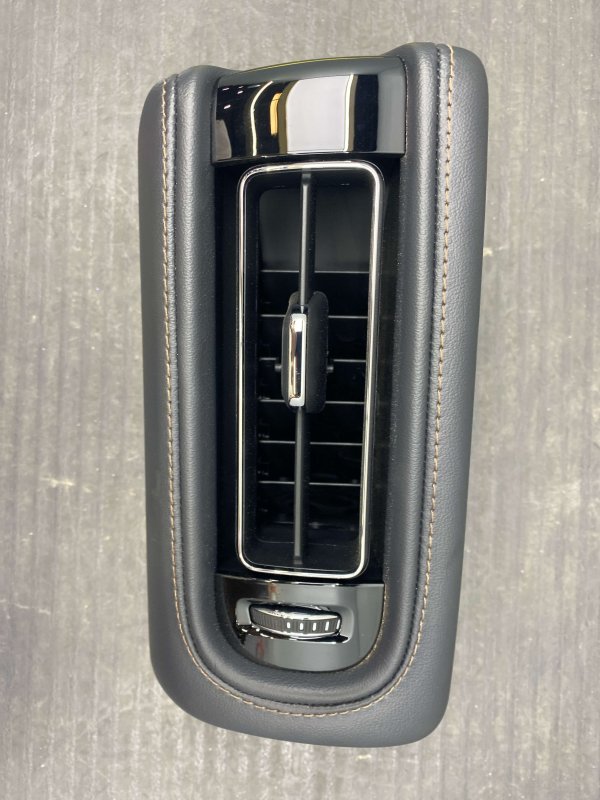 2020, 2021, 2022, 2023, 2024, 2025 Lincoln Aviator Black Dash Mounted Outer Air Vent with Trim - Front (OEM)