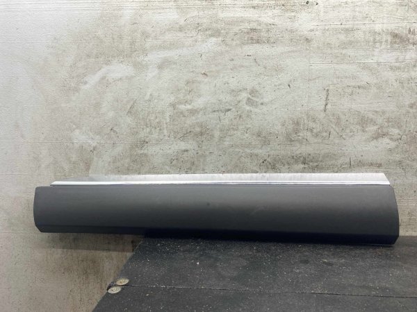 2020, 2021, 2022, 2023, 2024, 2025 Lincoln Aviator Door Trim Moulding - Lower Front (OEM)