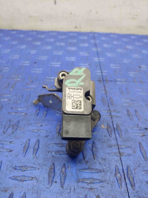OEM Front Suspension Ride Height Level Sensor for 2017, 2018, 2019, 2020, 2021, 2022, 2023 Volvo S90, V90