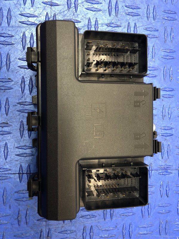 2019, 2020, 2021, 2022, 2023, 2024 Ford Edge Underhood Fuse Box Assembly (OEM)