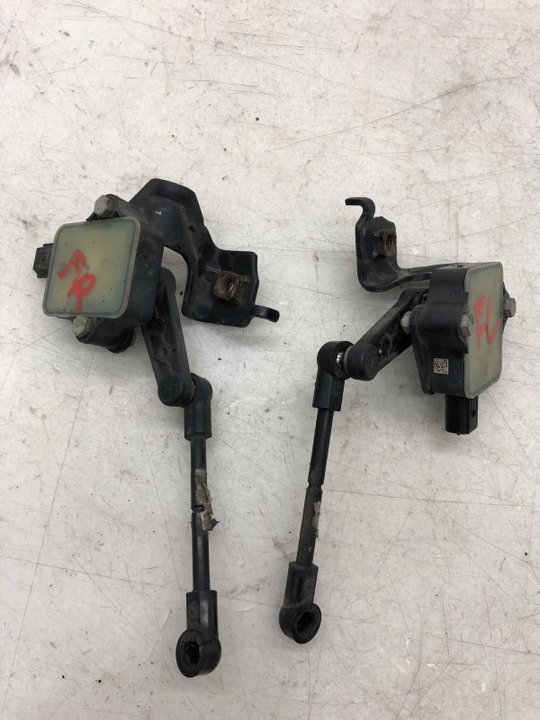 2018, 2019, 2020, 2021, 2022, 2023, 2024 Lincoln Navigator Suspension Ride Height Level Sensor Set with Brackets - Front (OEM)