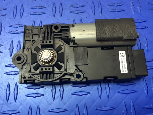 2020, 2021, 2022, 2023, 2024, 2025 Lincoln Aviator Sunroof Glass Motor (OEM)