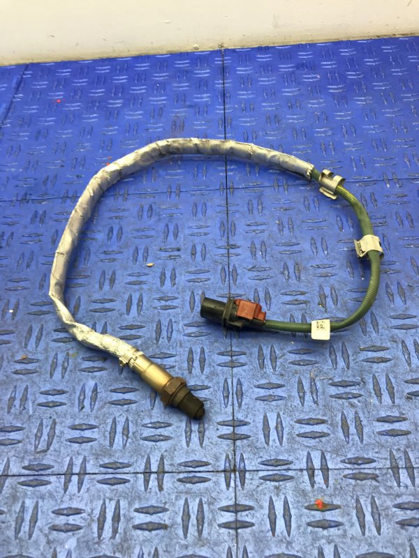 2020, 2021, 2022, 2023, 2024, 2025 Lincoln Aviator Oxygen Sensor - Upper Front (OEM)