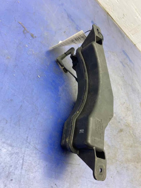 2010, 2011, 2012, 2013, 2014, 2015, 2016, 2017, 2018, 2019, 2020 Lincoln Navigator Air Pressure Vacuum Pump Reservoir Tank (OEM)