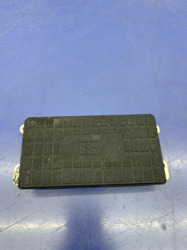 2018, 2019, 2020, 2021, 2022, 2023, 2024 Lincoln Navigator Center Console Wireless Phone Charger (OEM)