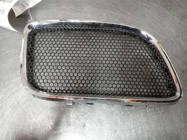 OEM Black Upper Grille Section for 2006, 2007, 2008, 2009 Pontiac Torrent - Right (Passenger)