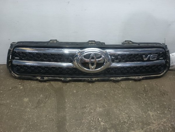 OEM Chrome and Black Textured Grille Assembly with Emblem for 2006, 2007, 2008 Toyota - Upper